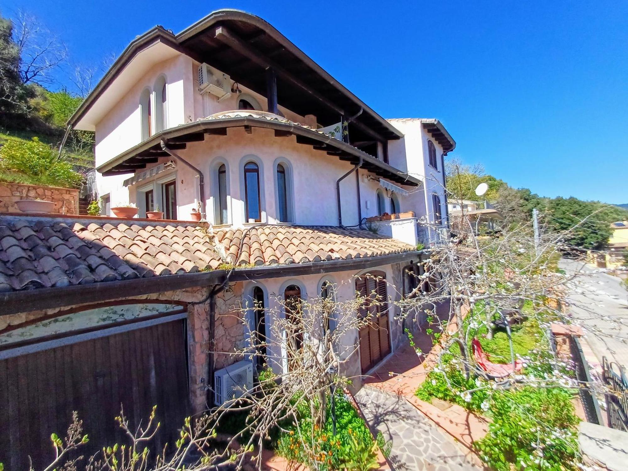 Monti E Mare Bed & Breakfast Lanusei Dış mekan fotoğraf