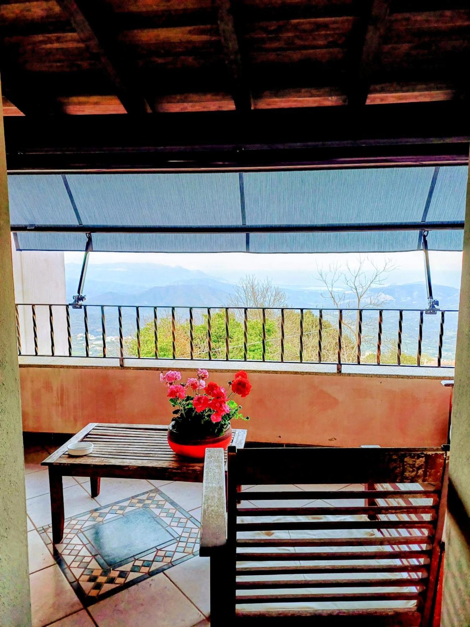 Monti E Mare Bed & Breakfast Lanusei Dış mekan fotoğraf